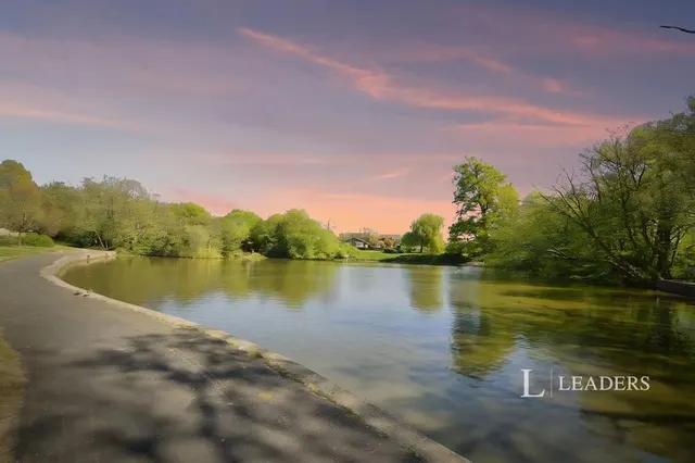 Lakeside Avenue, Rownhams, SO16, photo 2