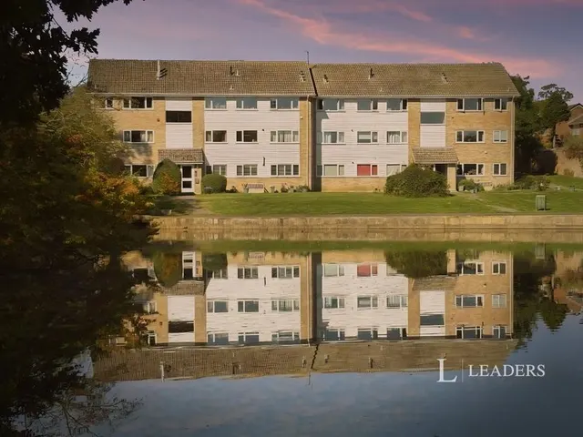 Lakeside Avenue, Rownhams, SO16, photo 1