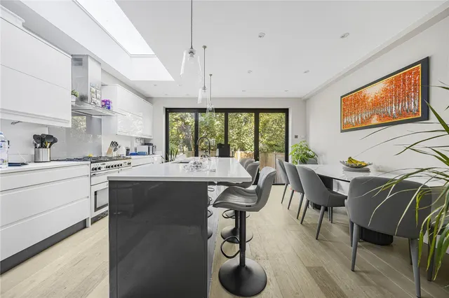 Hartington Road, St Margarets, TW1, photo 2