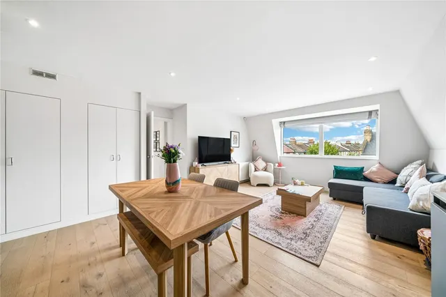Aboyne Road, London, SW17, photo 1