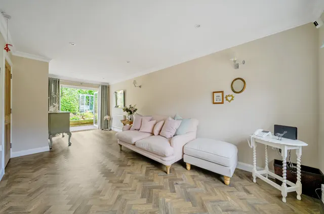 Fromow Gardens, Windlesham, GU20, photo 2