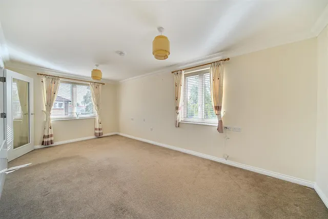 Victoria Road, Farnborough, GU14, photo 2