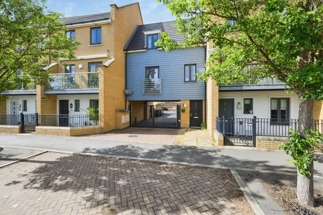 Spring Avenue, Peterborough, PE7, photo 1