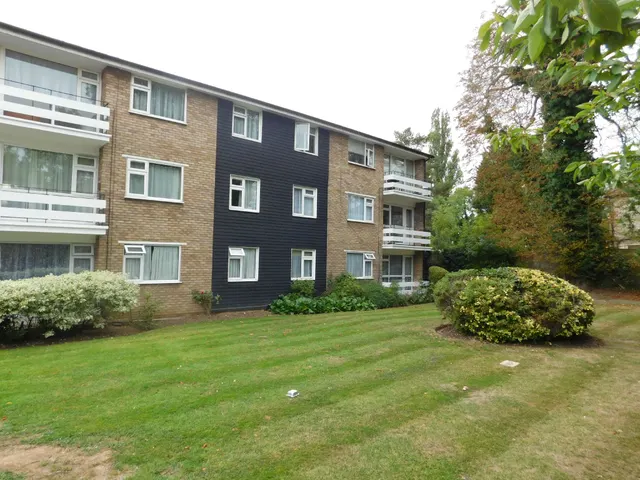 Photo 3 — Thomas A Beckett Close, Wembley, HA0 2SH