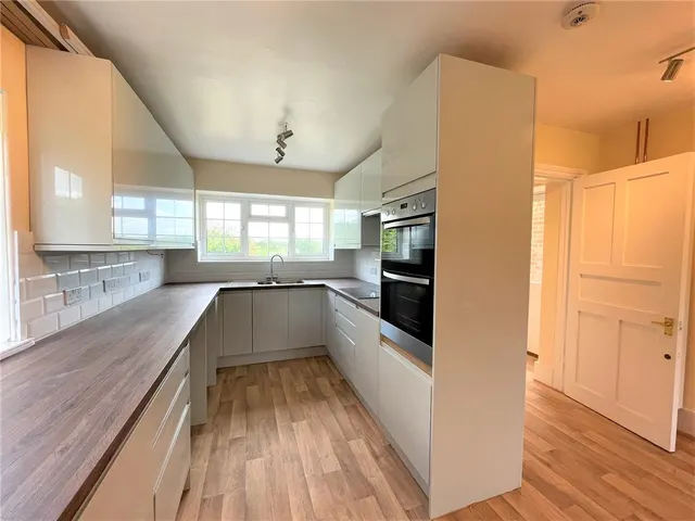 Marlston, Hermitage, RG18, photo 3