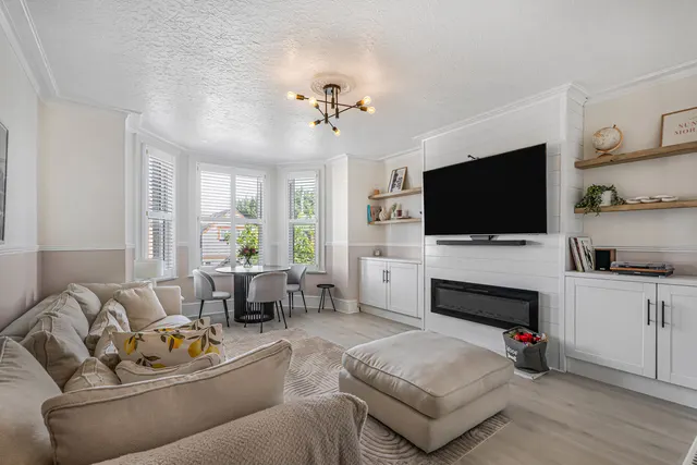 Vicarage Road, Sunbury-on-Thames, TW16, photo 2