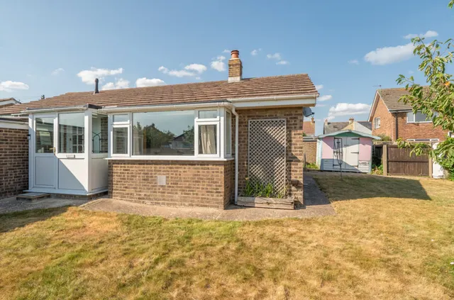 Croft Road, Selsey, PO20, photo 1