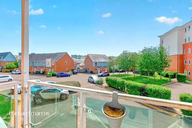 Goodworth Road, Redhill, photo 1