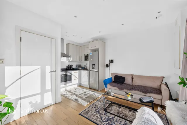 Barnsbury Lane, Surbiton, KT5, photo 1