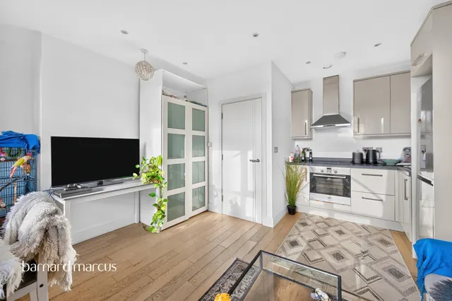 Barnsbury Lane, Surbiton, KT5, photo 3