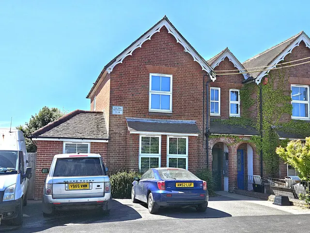 Winchester Road, Bishops Waltham, SO32, photo 1