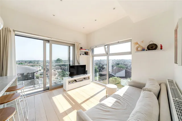 Photo 3 — Croydon Road, Beckenham, BR3