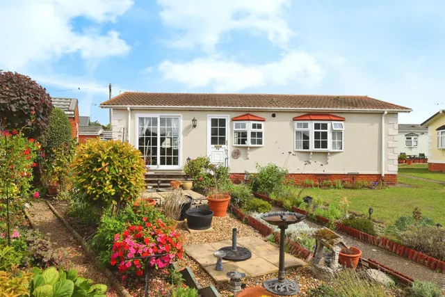 Mullenscote Mobile Home Park, Weyhill, Andover, photo 1