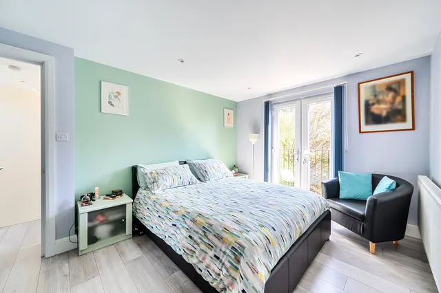 14a Eastbourne Avenue, London, photo 1