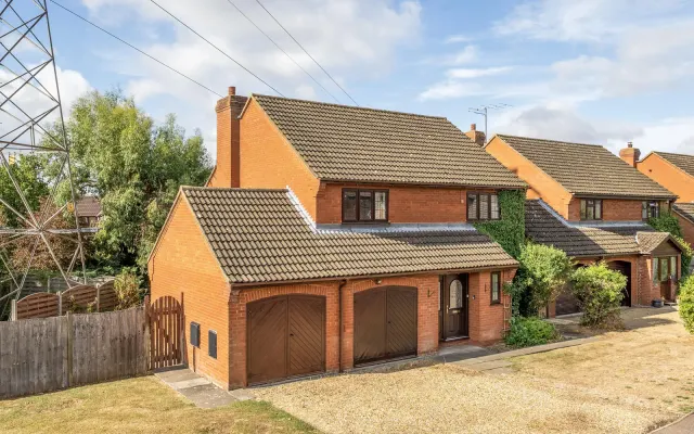 Glenrose Avenue, Ravensden, Bedford, photo 1