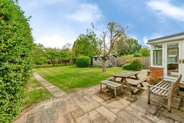 Fairfield Avenue, Horley, RH6, photo 2
