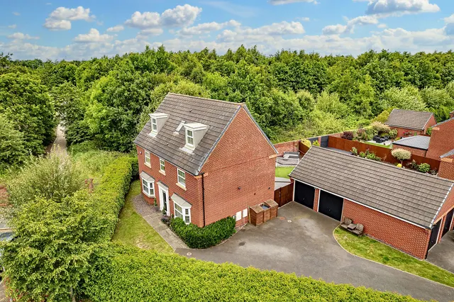 Doughton Green, Widnes, Widnes, WA8 9AX, photo 1