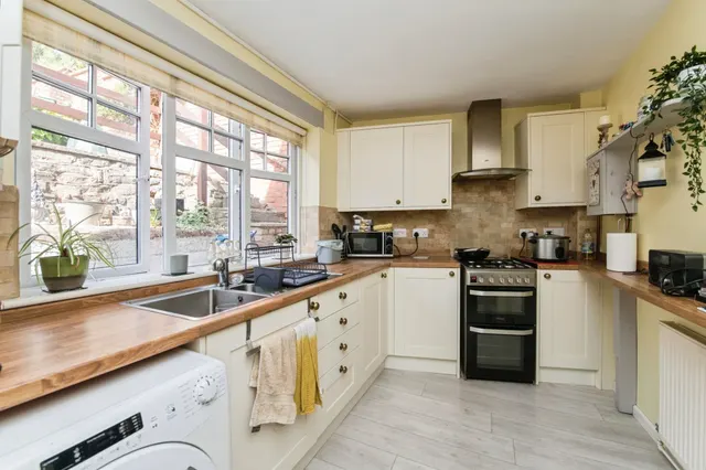 Commercial Road, Uffculme, EX15, photo 2