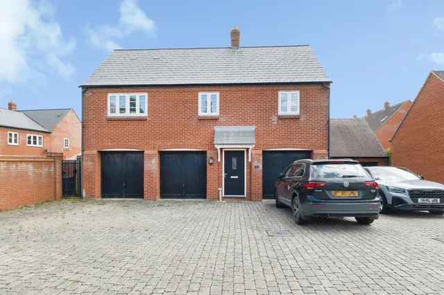 Poppyfields Way, Brackley, photo 1