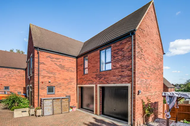 Hall Lane, Kettering, NN15, photo 2
