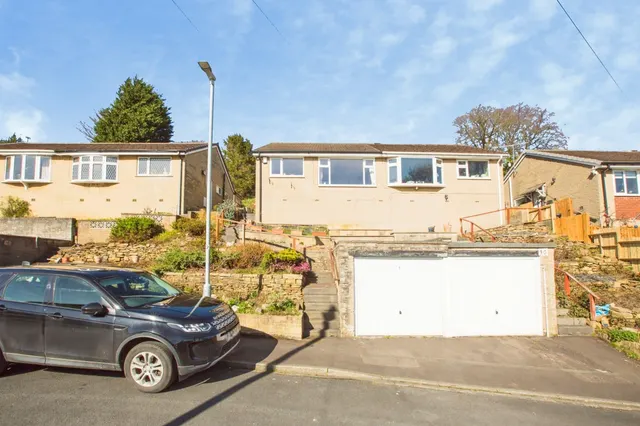 Willow Dene Avenue, Halifax, photo 1