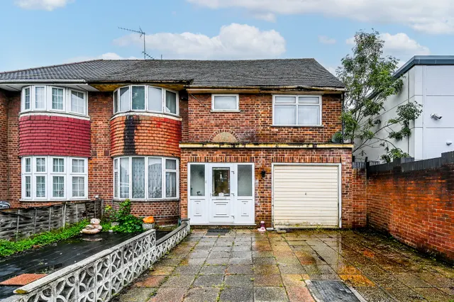 1 Iveagh Avenue, London, photo 1