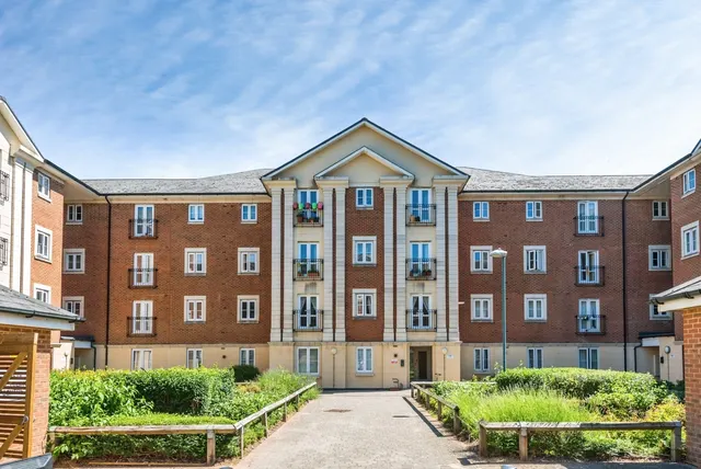 Brunel Crescent, Swindon, Wiltshire, SN2, photo 1