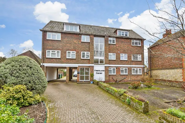 Dymchurch Road, Hythe, CT21, photo 1