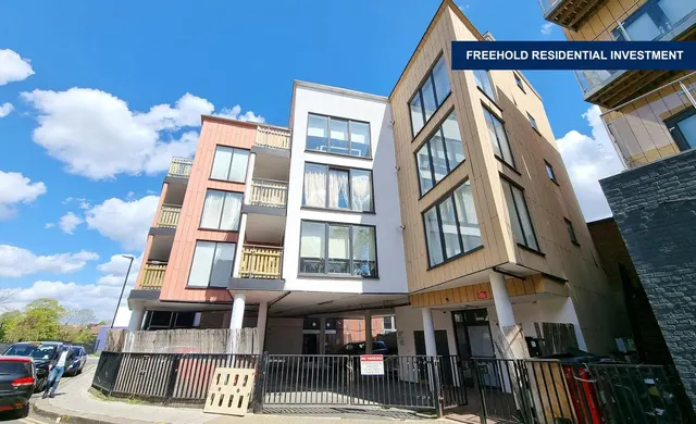 Saddlers Place, Hounslow, TW3