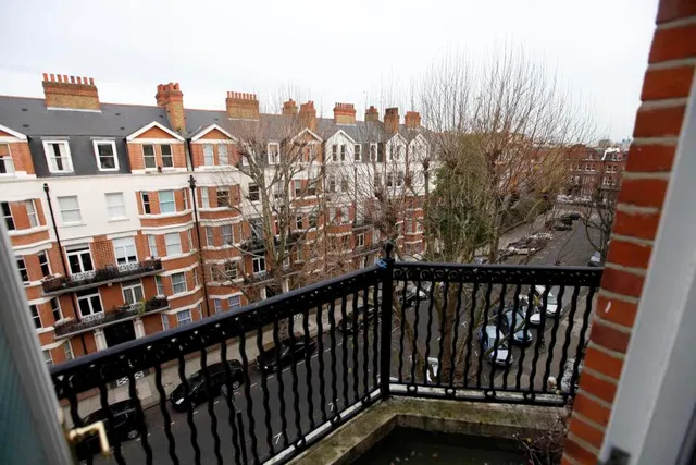 Photo 3 — Wymering Road, London, W9 2NF