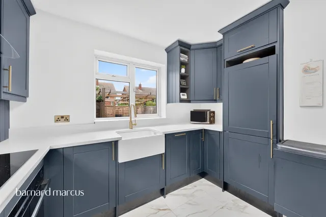 Andrew's Close, Epsom, KT17, photo 3
