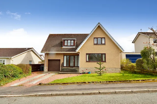 37 Newark Crescent, Doonfoot, KA7 4JD, photo 1
