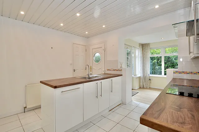 Photo 3 — 37 Newark Crescent, Doonfoot, KA7 4JD