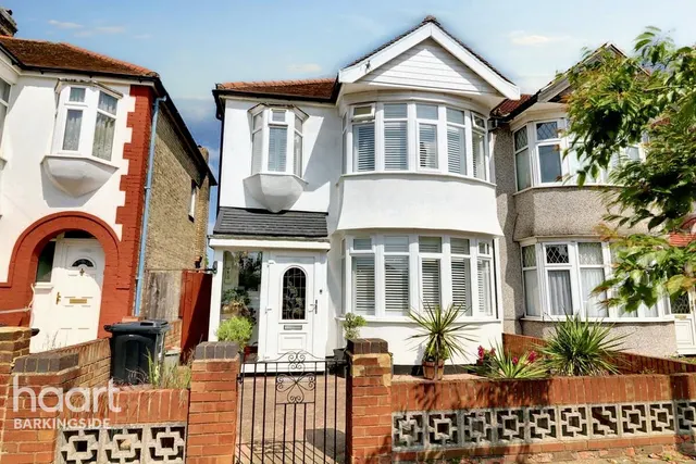 Fairlop Road, Barkingside, IG6, photo 1
