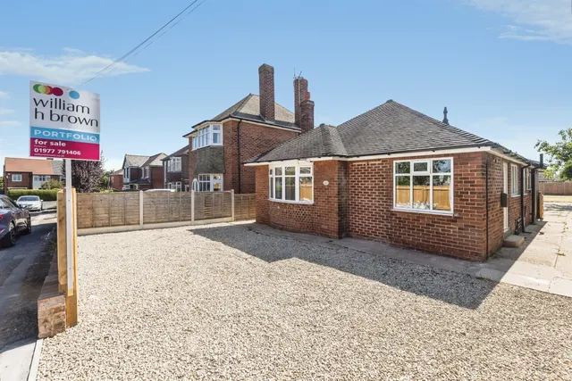 Chequerfield Avenue, Pontefract, photo 1