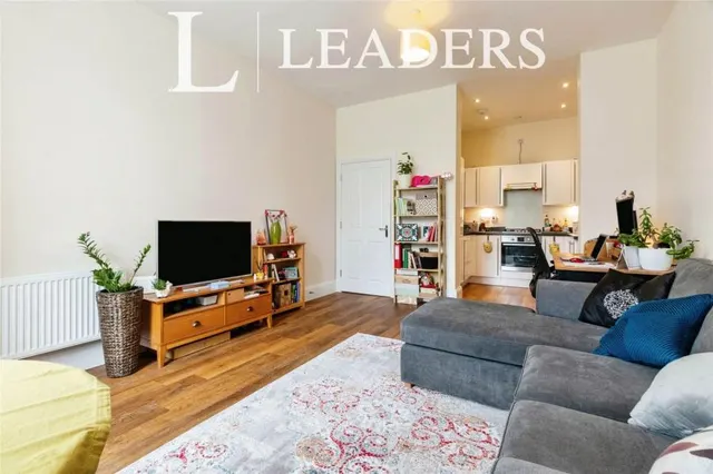 Sherwood Way, Epsom, KT19, photo 3