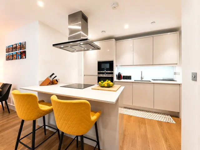 Colindale, London, NW9, photo 2