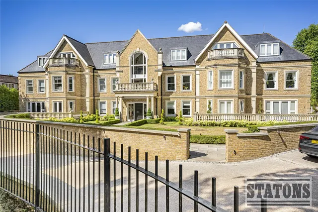 Photo 2 — Cockfosters Road, Hadley Wood, EN4 0JT