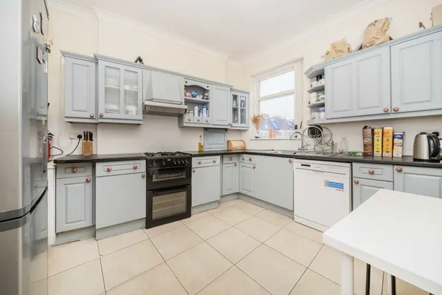 Abbeville Road, SW4, photo 2