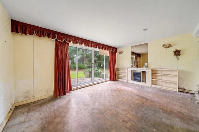 Court Road, SE9, photo 2