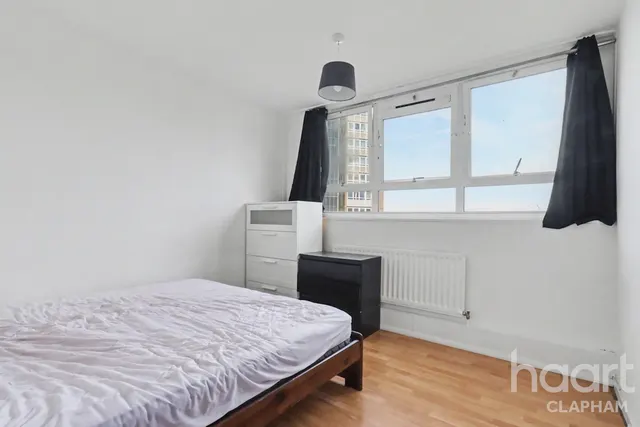 Stapleford Close, SW19, photo 1