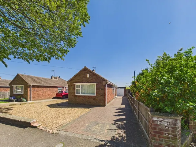 Grange Crescent, Lincoln, photo 1