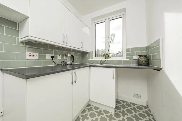Bushey Road, London, photo 2
