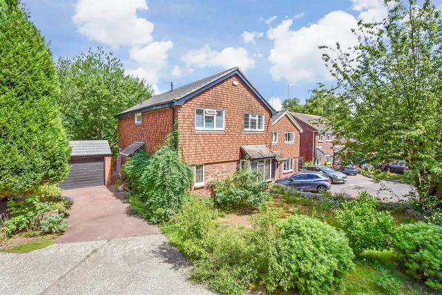 Foxden Drive, Downswood, ME15, photo 1