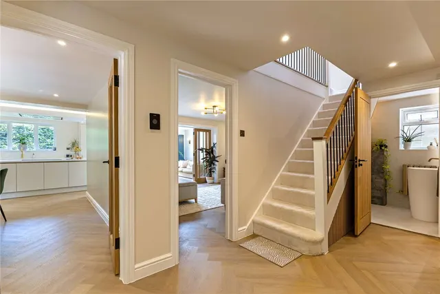 Crown Road, Virginia Water, GU25, photo 3