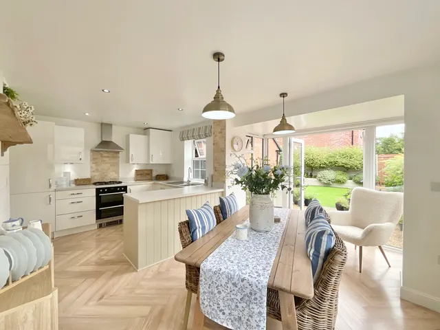 Cheshire Crescent, Alsager, ST7, photo 2