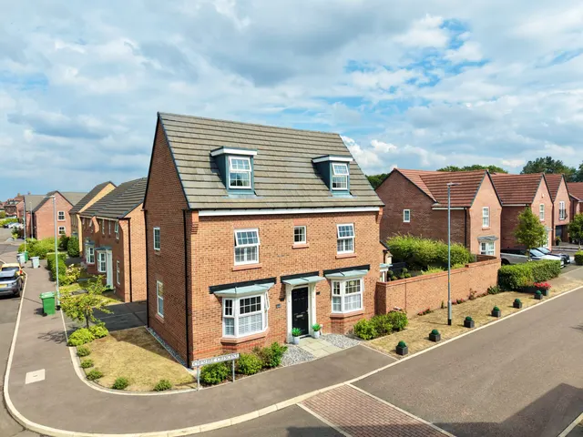 Cheshire Crescent, Alsager, ST7, photo 1