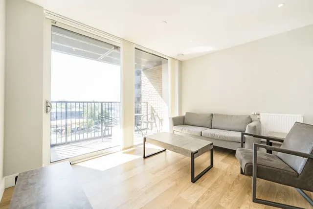 Plough Lane, SW17, photo 1