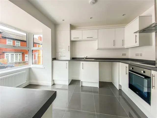 Hall End, Wednesbury, WS10, photo 3