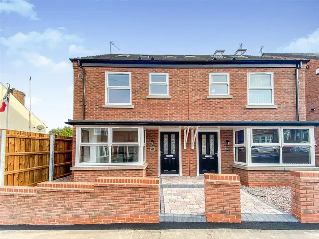 Hall End, Wednesbury, WS10, photo 1